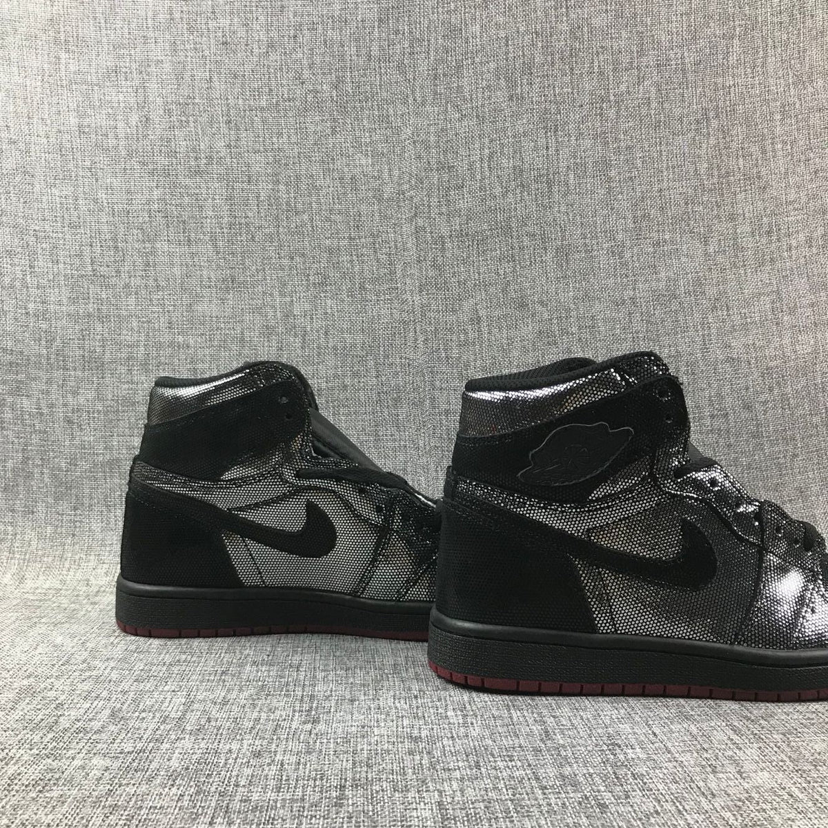 1 Mid Modern Black Silver AJ1