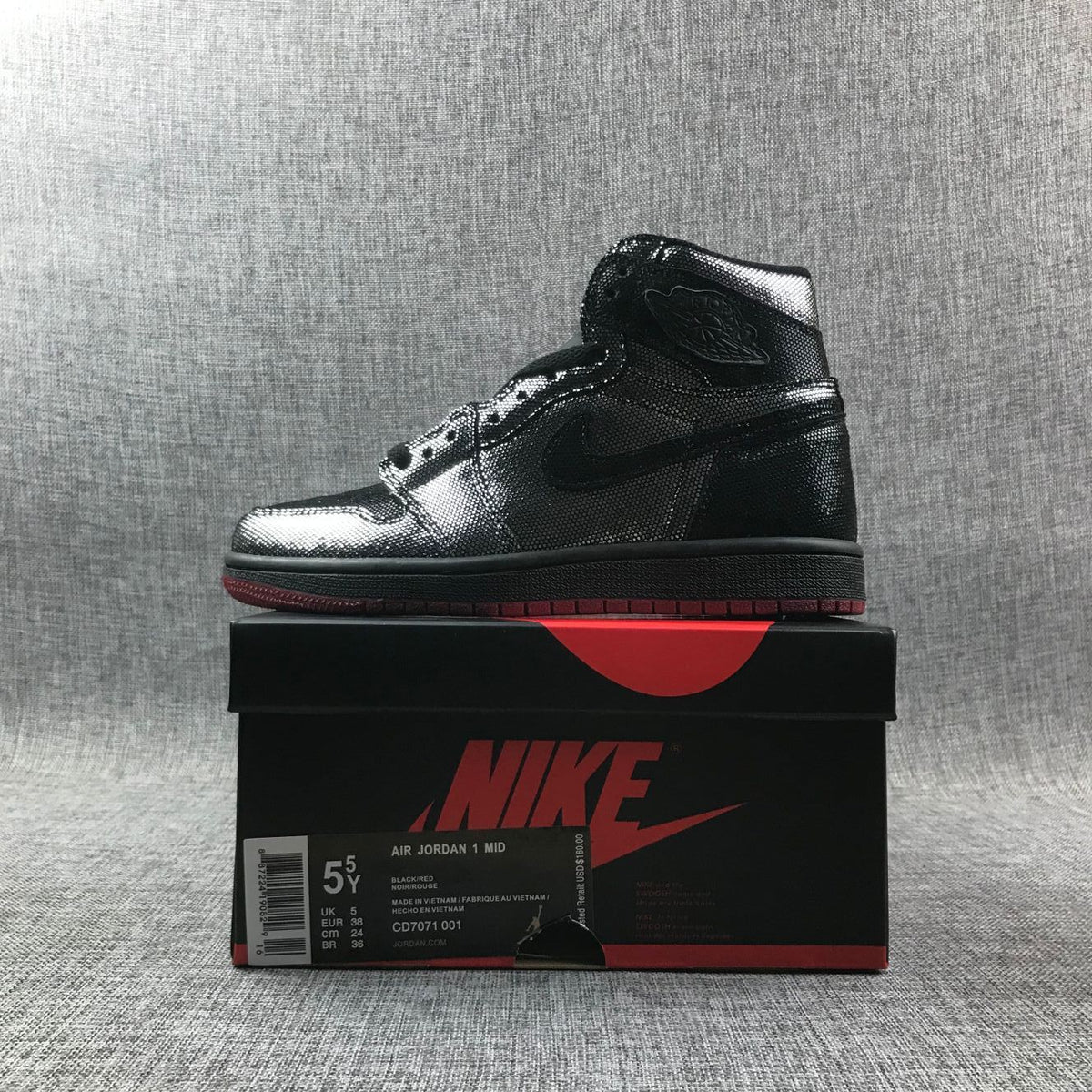 1 Mid Modern Black Silver AJ1
