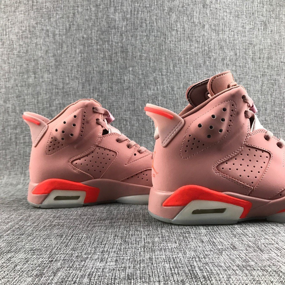 6 Pinky AJ6