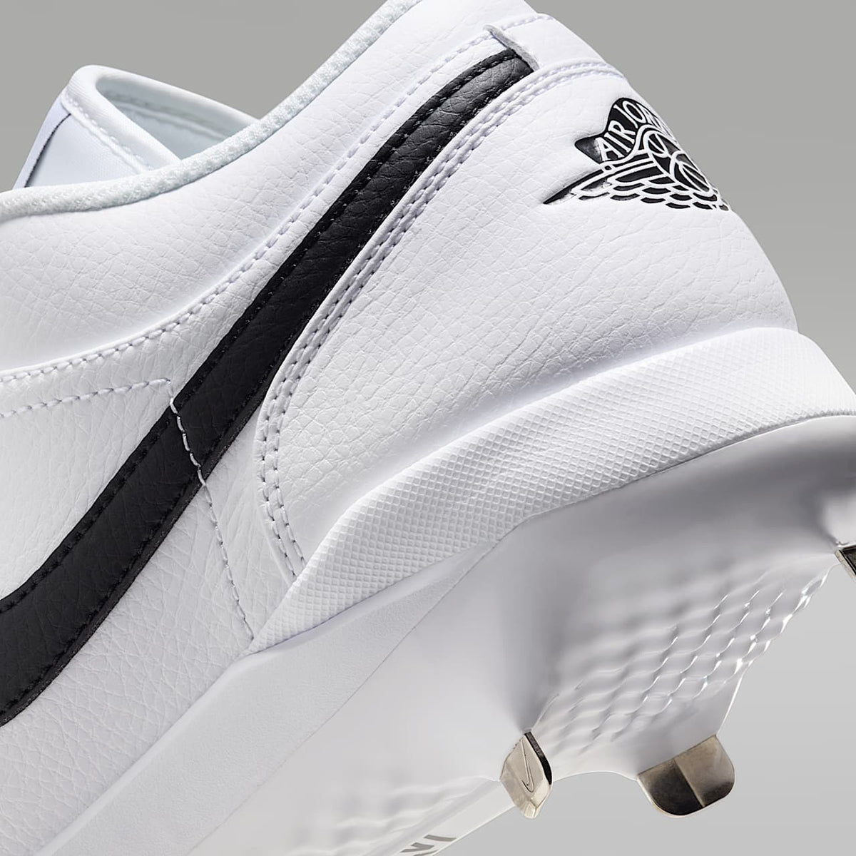 1 Retro Basketball Shoes Low Metal Baseball Cleats