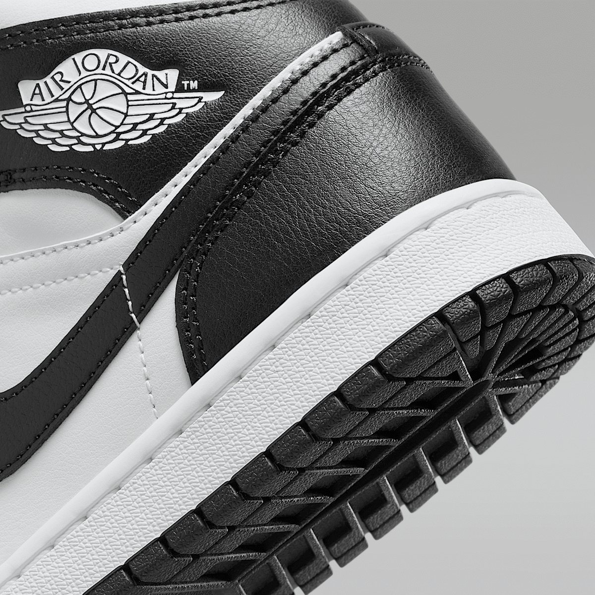 1 Mid Women's Shoes