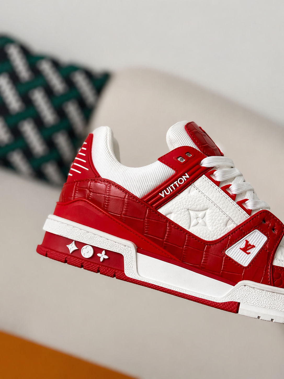 Trainer Red