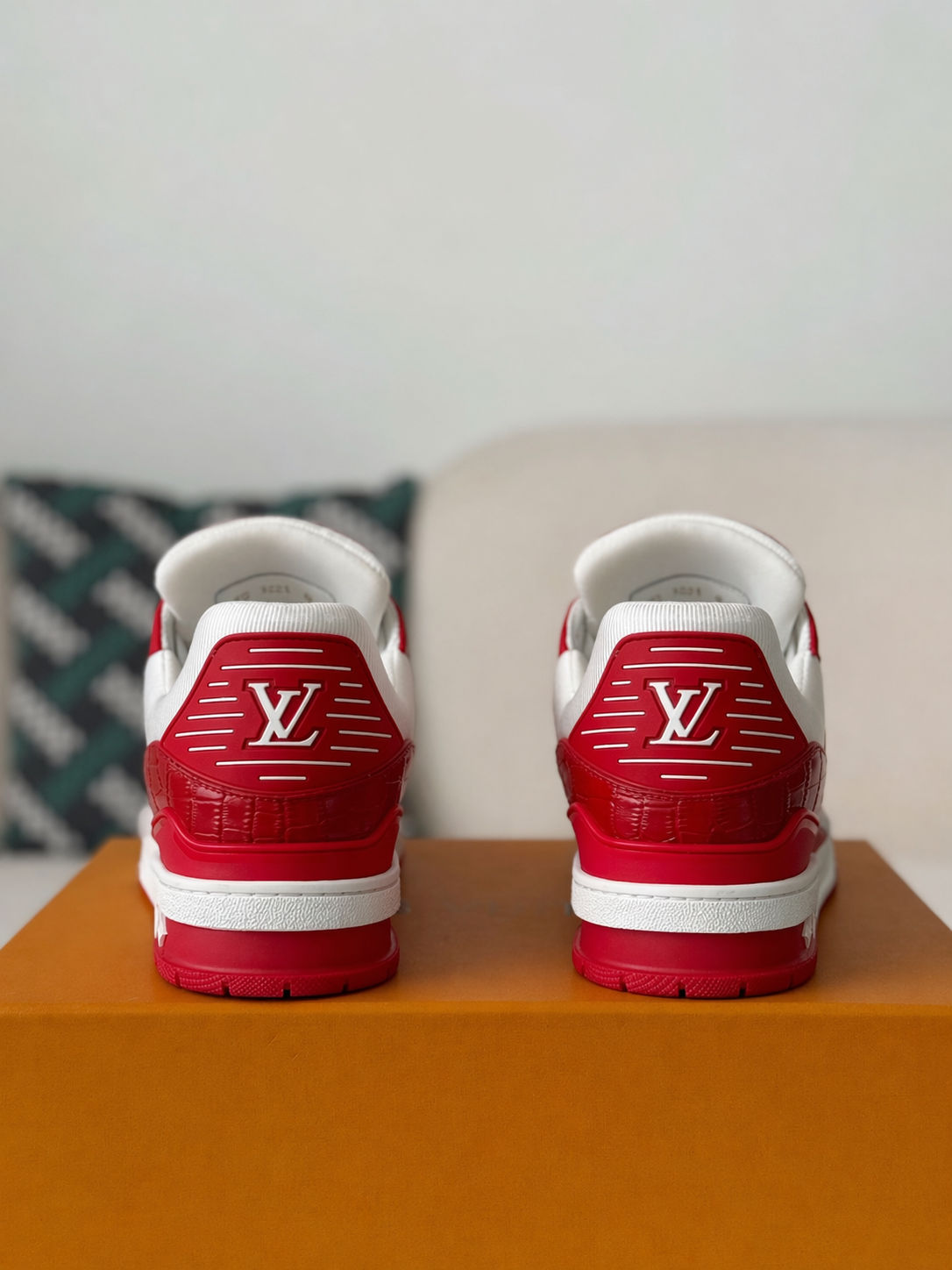 Trainer Red