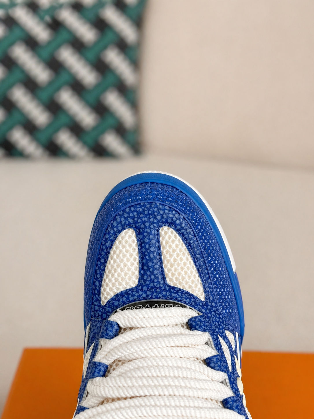 Skate Sneaker Blue Crystal