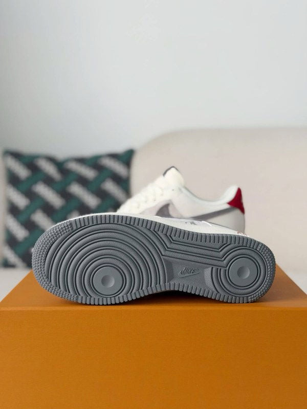 x Nike Air Force 1 Low â€œWhite Monogramâ€
